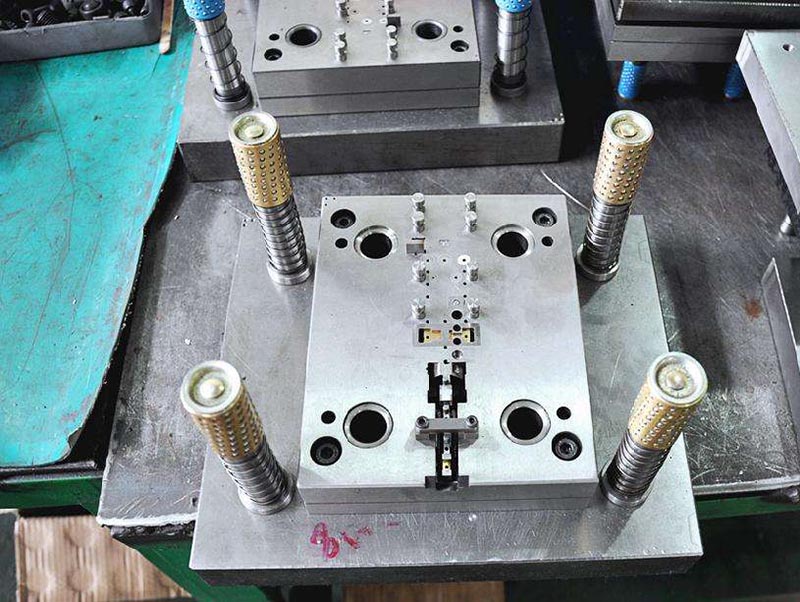 防城模具制造-01